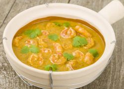 Moqueca de Camarao - Brasilianische Garnelen Suppe