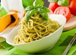 Low Carb Pasta mit Basilikum