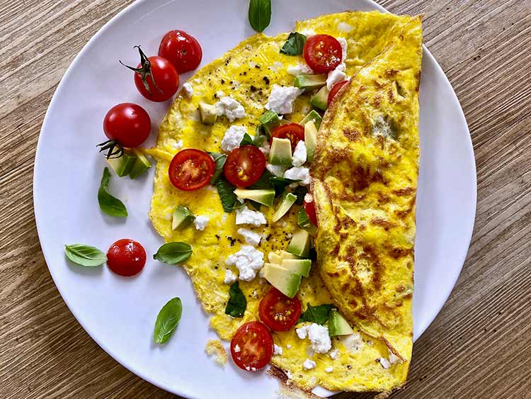 Omelette mit Tomaten und Feta