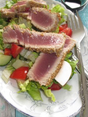 Thunfisch an Salat