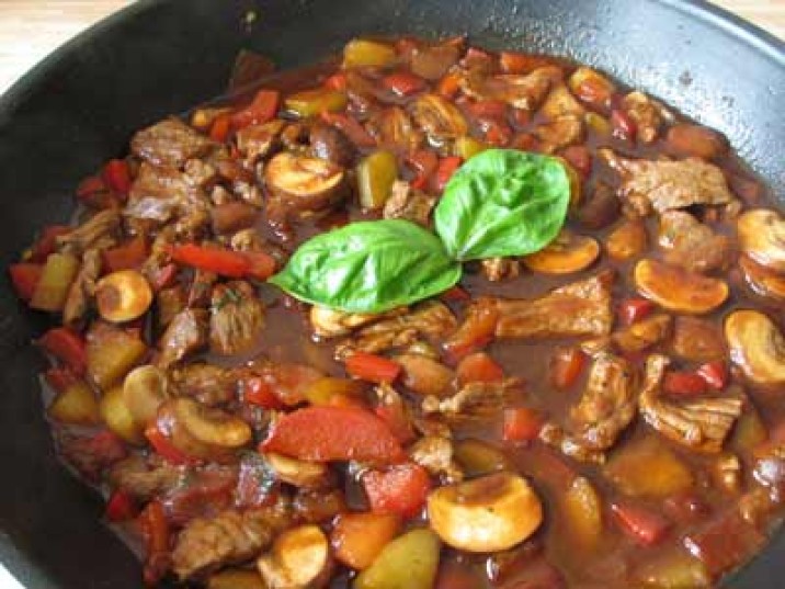 Rindergeschnetzeltes mit Champignons - lowcarbrezepte.org