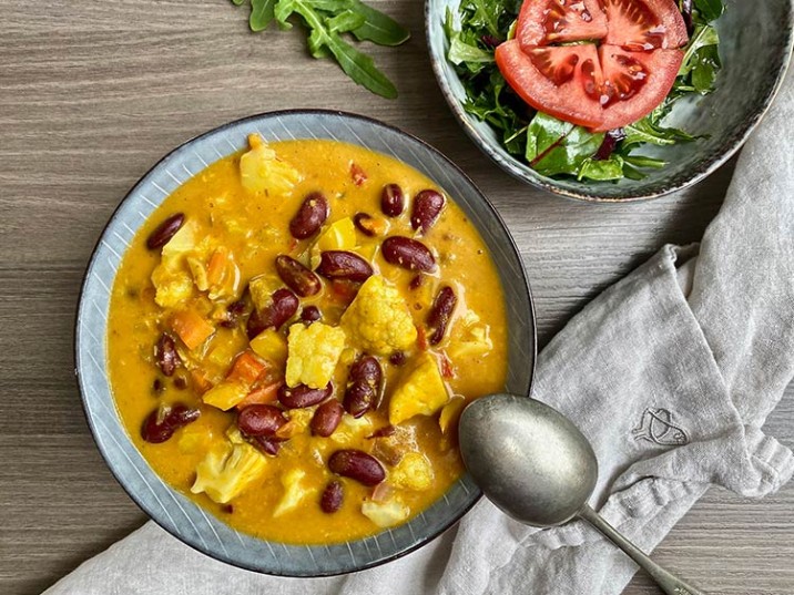 Blumenkohlcurry mit Paprika und Kidneybohnen Blumenkohlcurry mit Paprika und Kidneybohnen