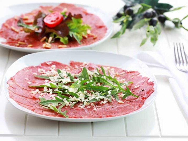 Carpaccio mit Rucola und Käse Carpaccio mit Rucola und Käse