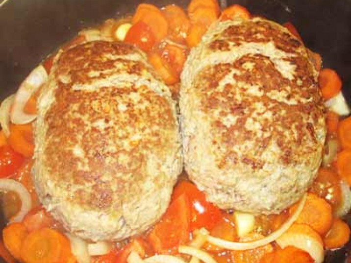 Falscher Hase mit Wurzelgemüse Falscher Hase mit Wurzelgemüse