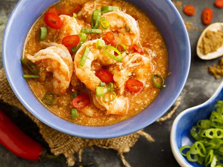 Garnelensuppe mit Chili, Kurkuma und Ingwer Garnelensuppe mit Chili, Kurkuma und Ingwer