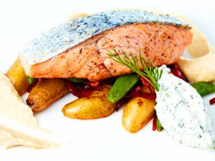 Gebackener Lachs auf Chorizo Gebackener Lachs auf Chorizo