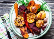 Gebackenes Ofengemüse mit Chili und Knoblauch