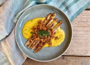 Gebratener Spargel mit selbstgemachter Mayo und Brösel