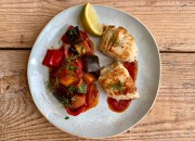 Gebratenes Zanderfilet mit buntem Gemüse