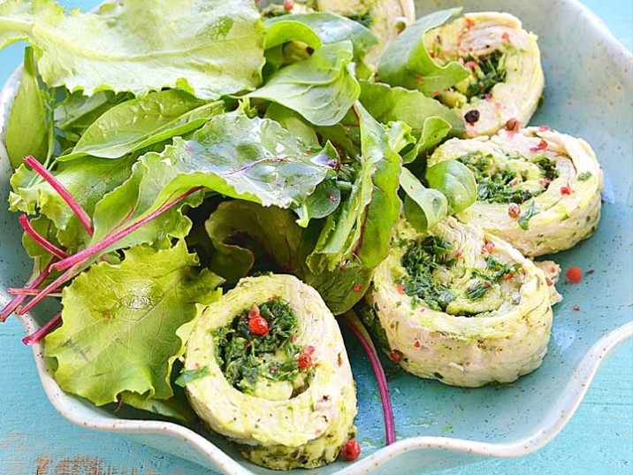 Gefüllte Putenrollen mit Rote Bete Blatt Salat - lowcarbrezepte.org