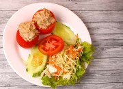 Gefüllte Thunfisch-Tomaten