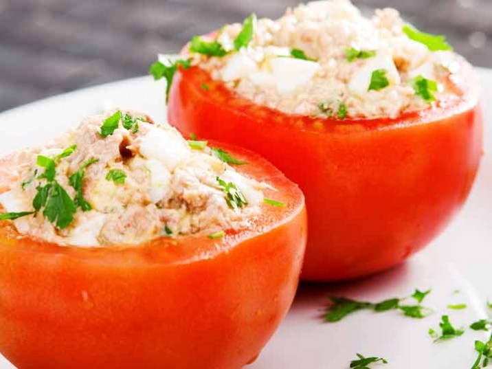 Gefüllte Tomaten mit Thunfisch Gefüllte Tomaten mit Thunfisch