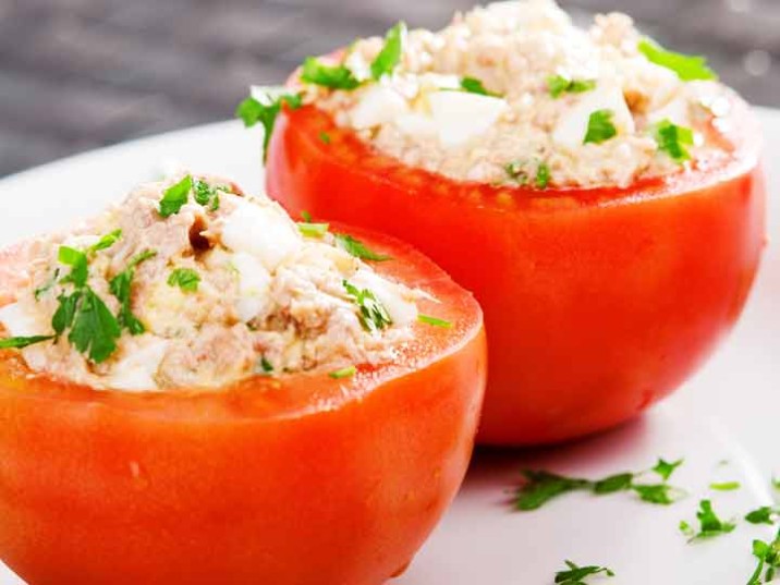 Gefüllte Tomaten mit Thunfisch