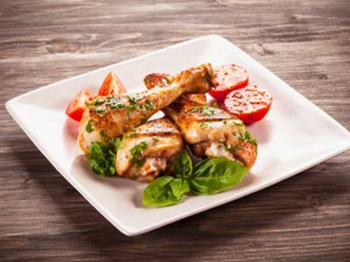 Gegrillte Hähnchenschenkel Gegrillte Hähnchenschenkel