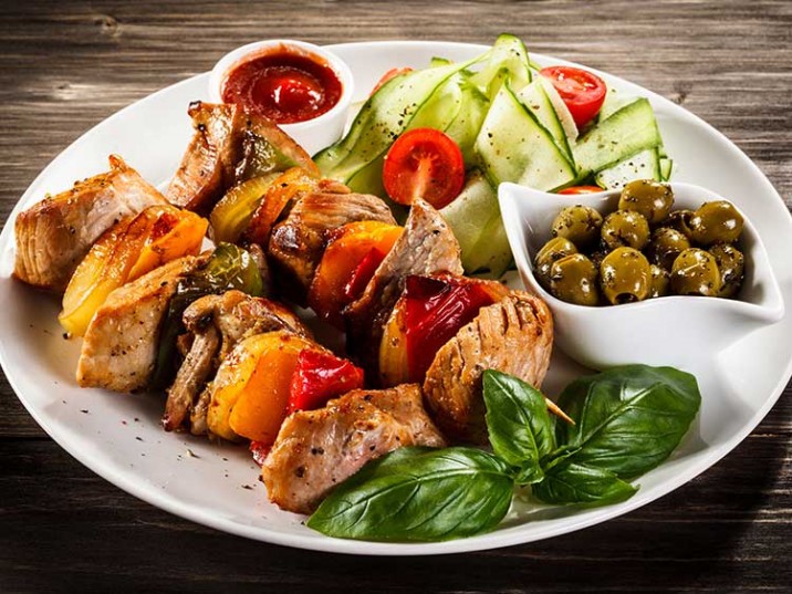 Kalbsspieße mit Gemüse Kalbsspieße mit Gemüse