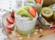 Kokos-Chia-Pudding mit Kiwimus