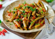 Libanesischer-Bohnen-Salat mit Tomate und Chili