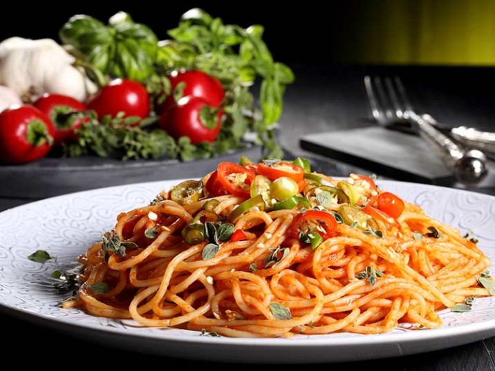 Low Carb Pasta mit scharfer Tomatensoße Low Carb Pasta mit scharfer Tomatensoße