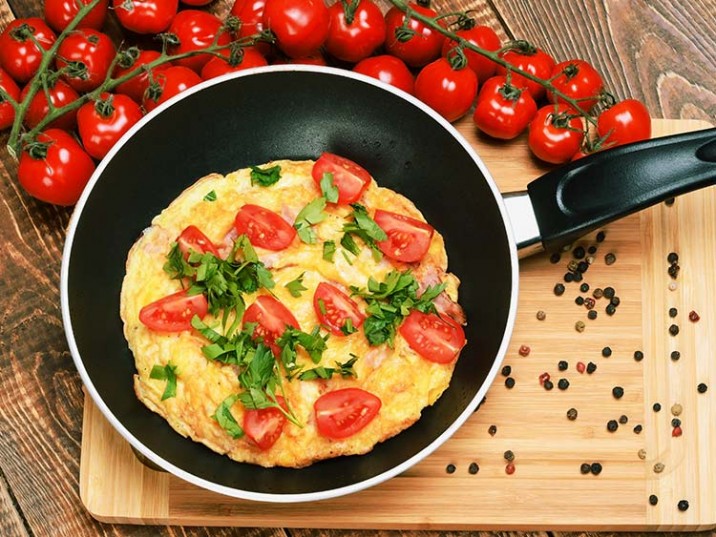 Omelett mit Schinken und Cherrytomaten Omelett mit Schinken und Cherrytomaten