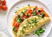 Omelette mit Brokkoli und Tomaten