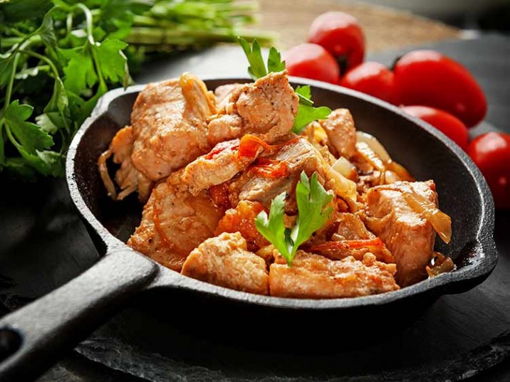 Putenbrust mit Tomaten und Chilischoten - lowcarbrezepte.org