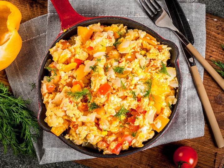 Rührei mit Paprika und Dill - lowcarbrezepte.org