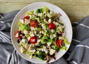 Salat mit Brokkoli, Blumenkohl und Feta