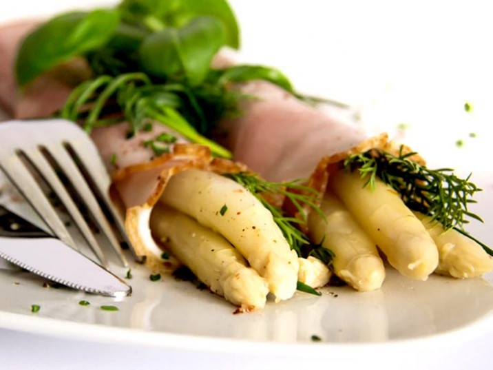 Schinkenröllchen mit Spargel Schinkenröllchen mit Spargel