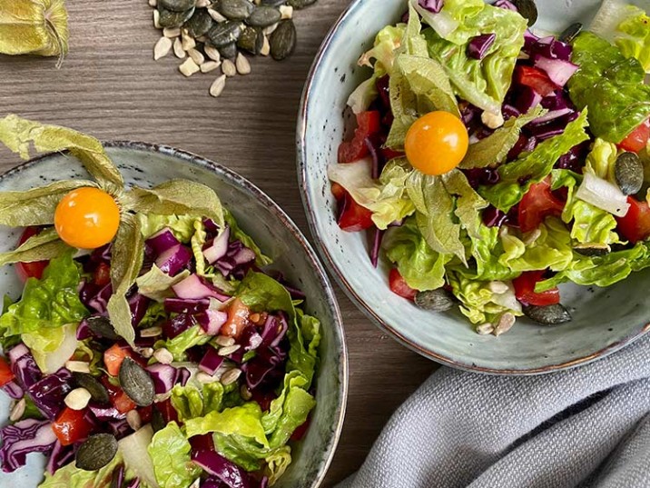 Schneller Rohkost-Salat mit Kernen