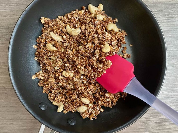 Schoko-Müsli mit Cashewkernen Schoko-Müsli mit Cashewkernen