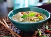 Thai Suppe mit Kokos und Hähnchenfleisch