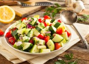 Tomaten Salat mit Gurke und Apfel