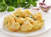 Überbackener Blumenkohl mit Kräuter