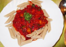 Low Carb Penne mit Tomaten-Zucchinisoße