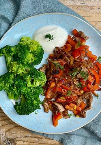 Geschnetzeltes mit Paprika und Brokkoli