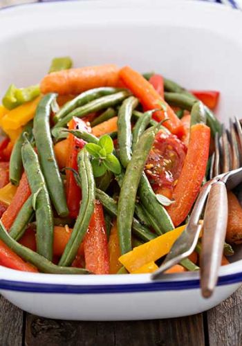 Gemüsepfanne mit Bohnen, Paprika und Möhren