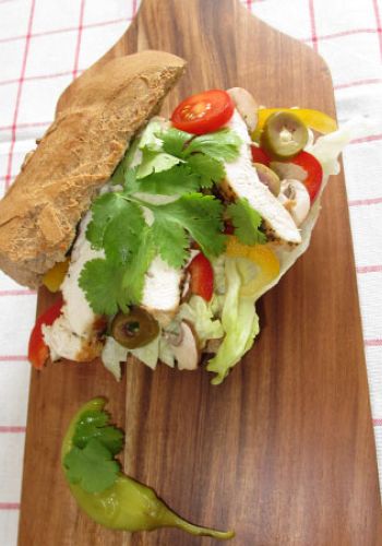 Low Carb Sub mit Guacamole und Huhn