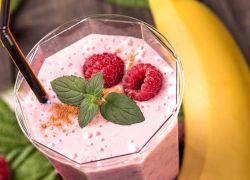 Himbeere-Banane-Kokos Smoothie