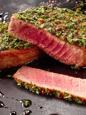 Thunfisch mit würziger Kräuterkruste und Zitrone