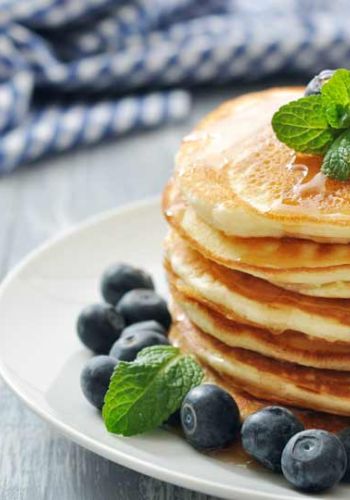 Low Carb Eierkuchen mit Heidelbeeren