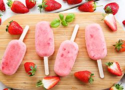 Erdbeer-Buttermilch-Eis