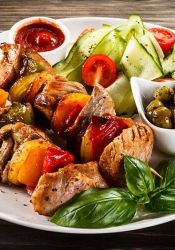 Kalbsspieße mit Gemüse