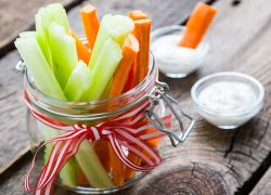 Gemüsesticks mit Joghurt Dip