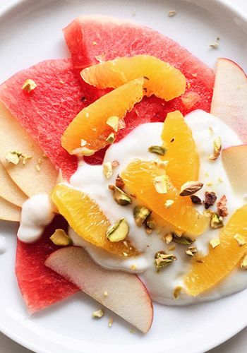 Melone mit Apfel, Joghurt und Orange