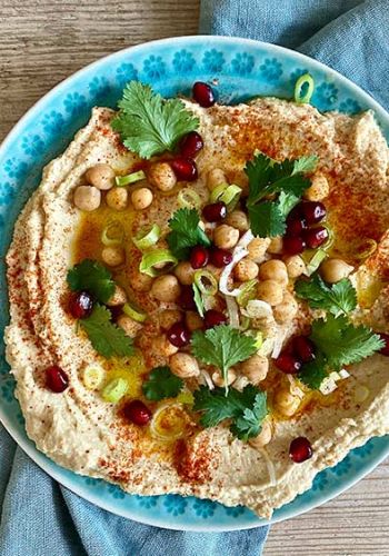 Hummus mit Granatapfel und Koriander