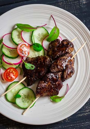 Gegrillte Kalbsleber am Spieß