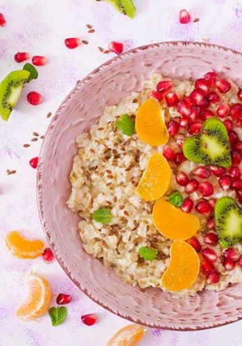 Overnight Oats mit Granatapfel und Leinsamen